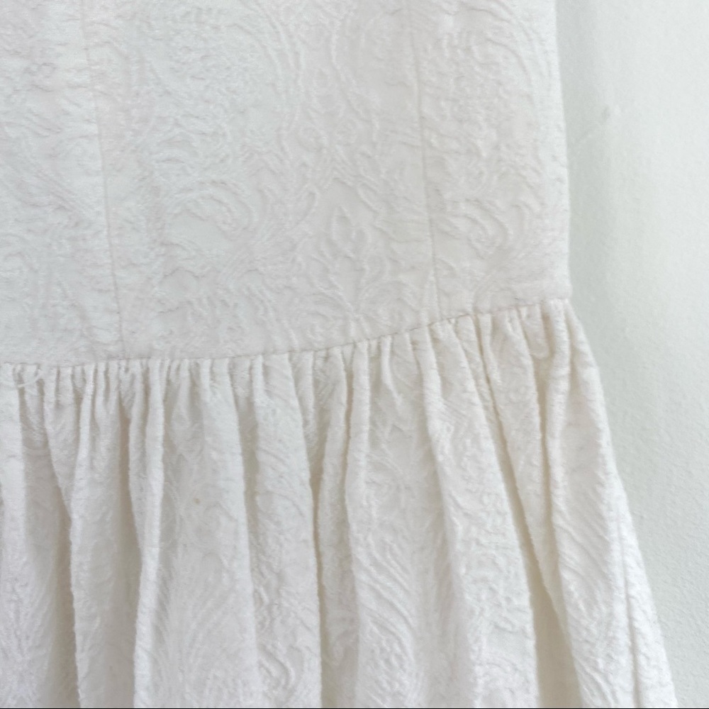 ZARA White Brocade V-Neck Summer Dress | Empire Waist Graduation Outfit - Picture 4 of 8